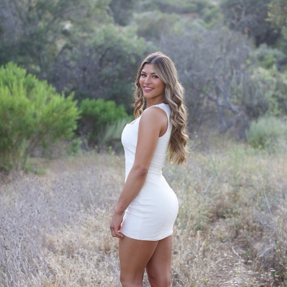 Meet your Posher, Tabitha - Picture 1 of 6